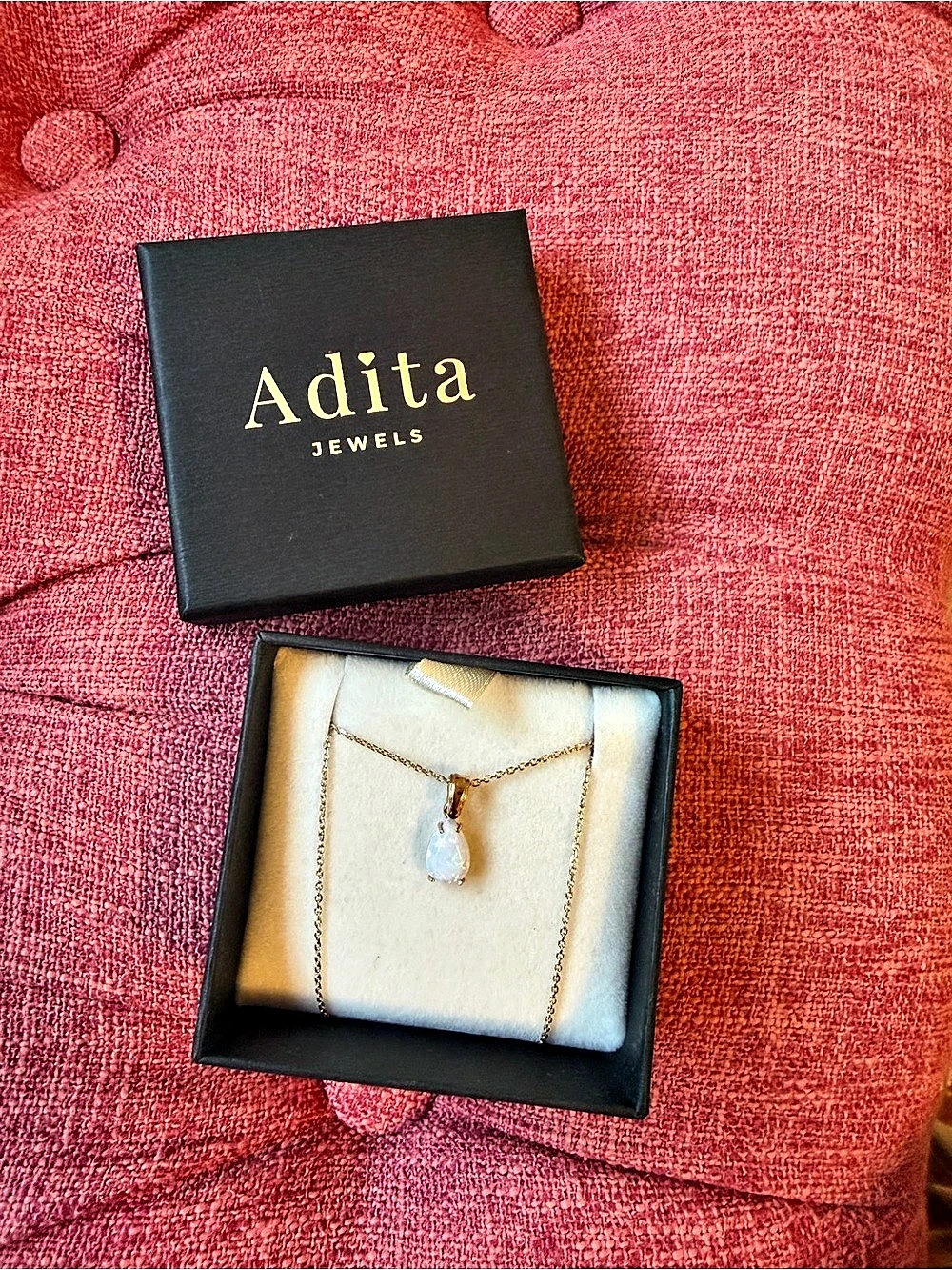 Adīta Jewels - October Birthstone Pendant Necklace - Gold & White Opal